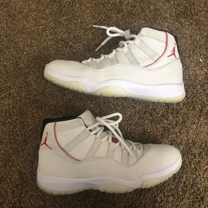 Jordan 11 retro platinum tint